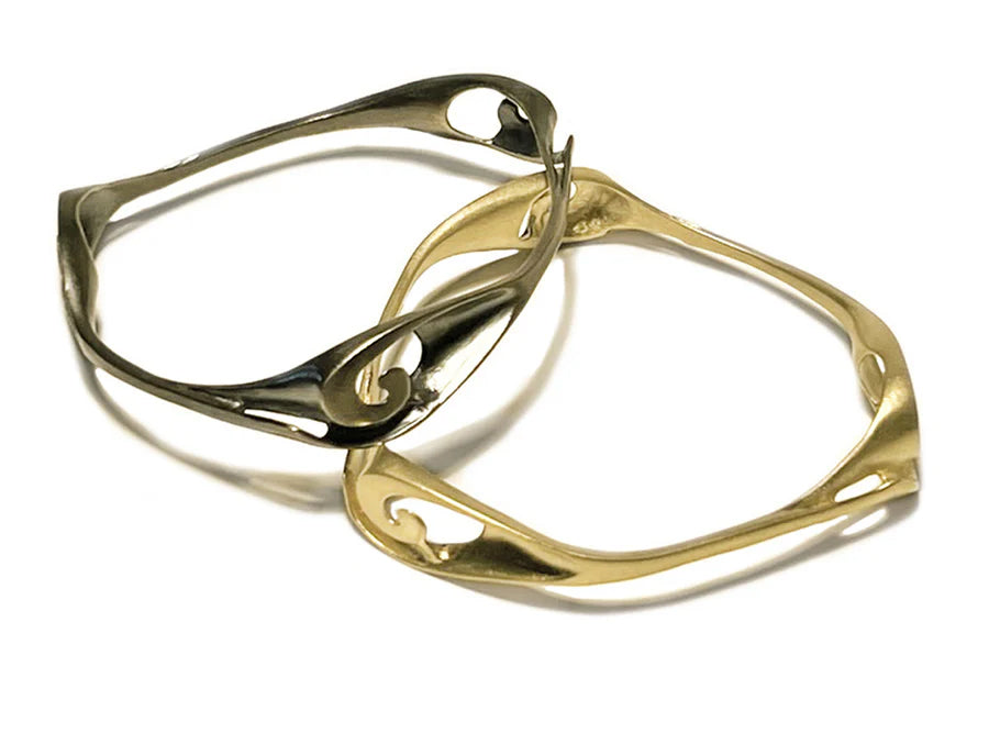 KMJ テーパード スライド バングル 螺旋状のシェル型